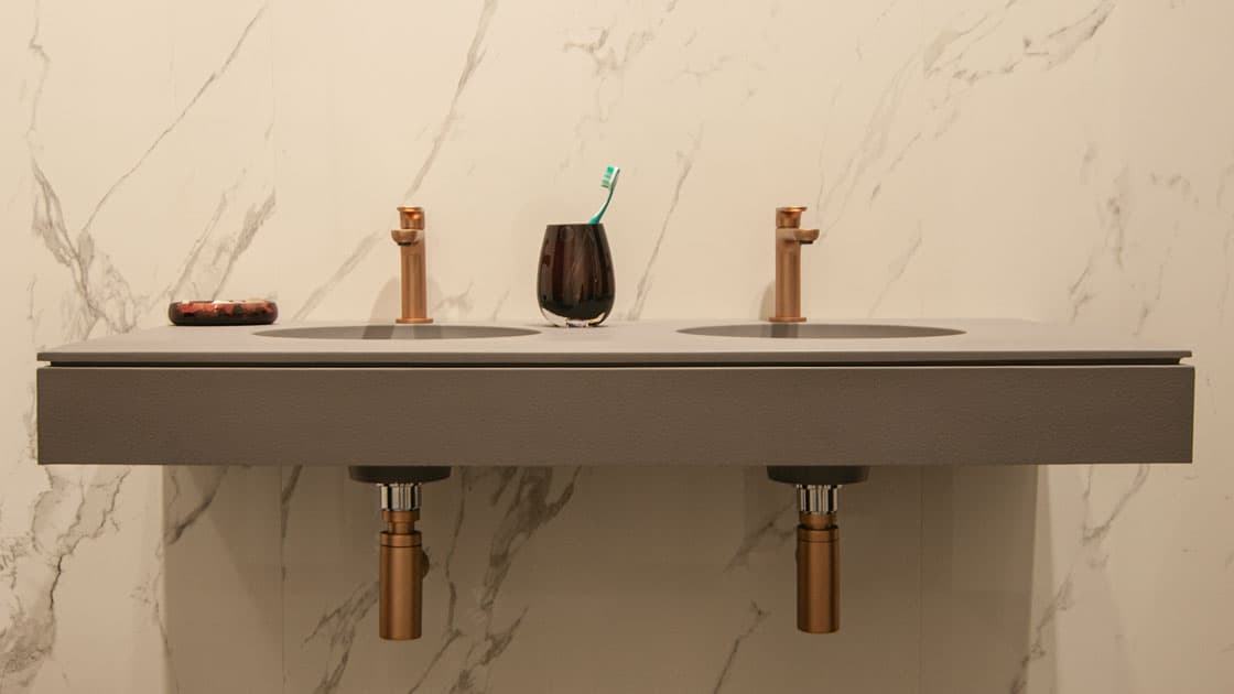 Doppelwaschtisch in heller Marmoroptik